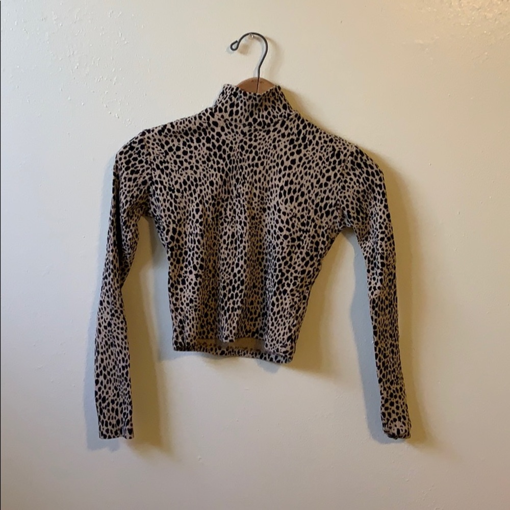 Brandy Melville cheetah print cropped turtleneck